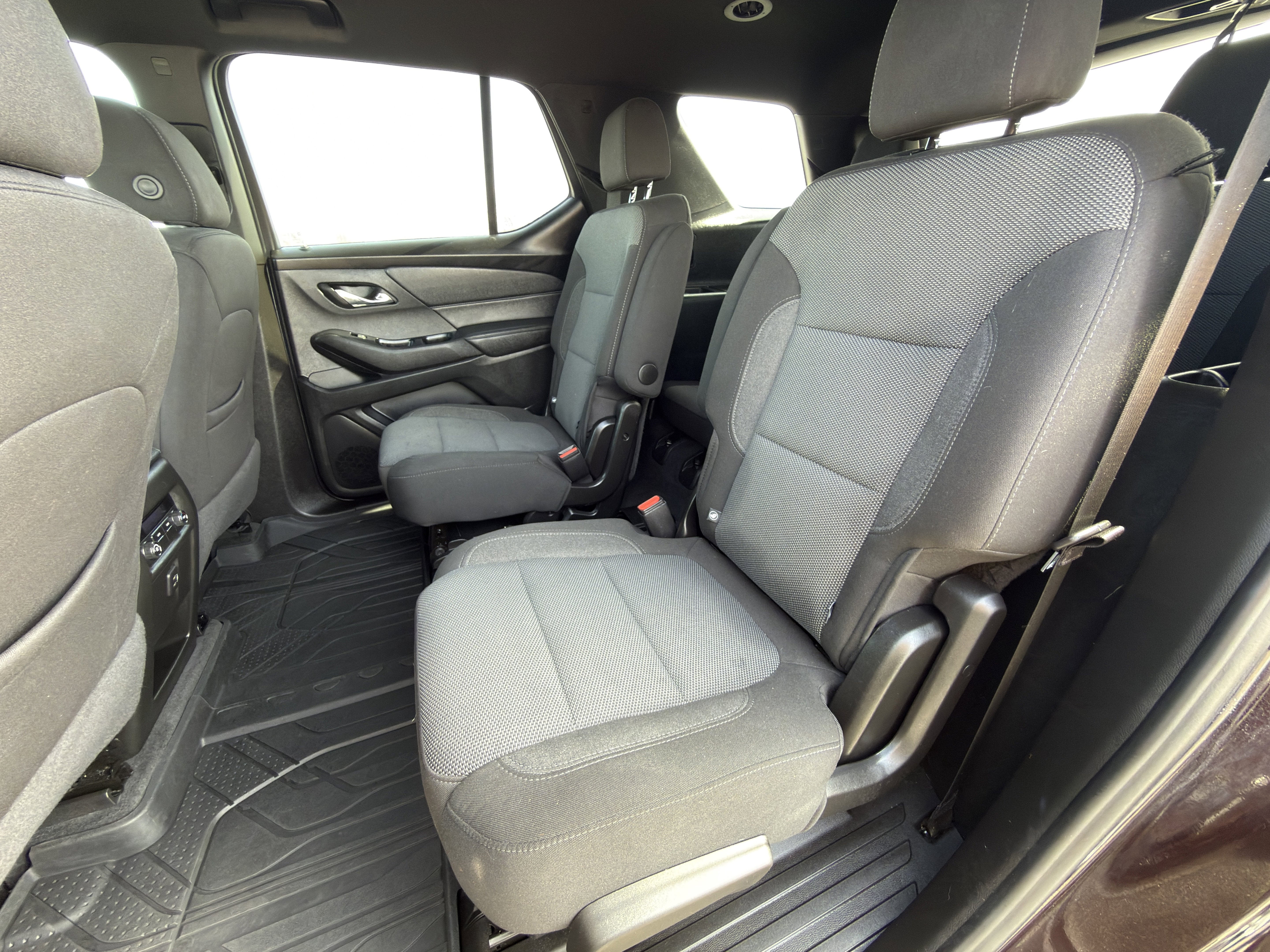 Used 2023 Chevrolet Traverse LT image 13