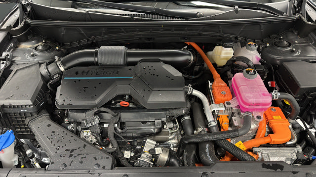 Used 2025 Hyundai Tucson Limited AWD/4WD image 27