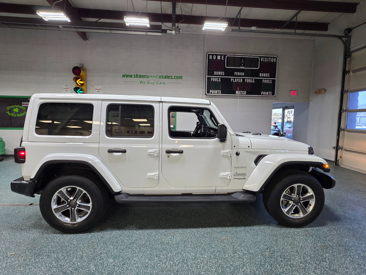 Used 2020 Jeep Wrangler Unlimited Sahara w/ Uconnect 4C Nav & Sound Group image 5
