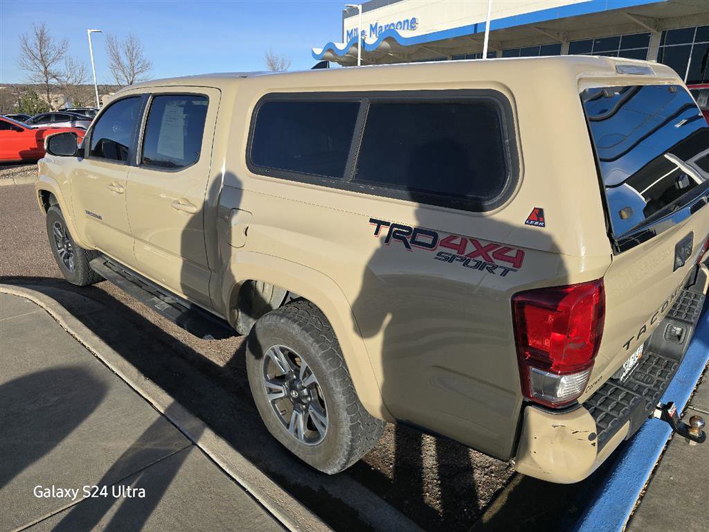 Used 2016 Toyota Tacoma TRD Sport image 10
