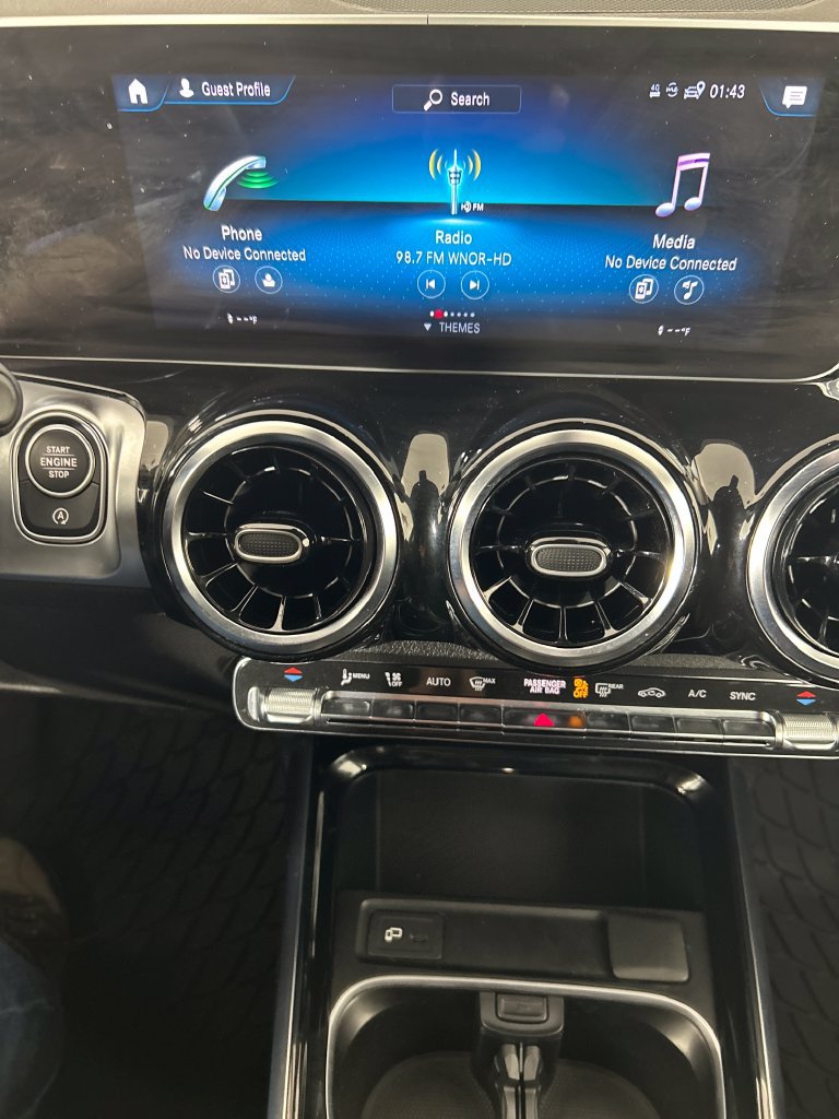 Used 2020 Mercedes-Benz GLB 250 4MATIC image 13