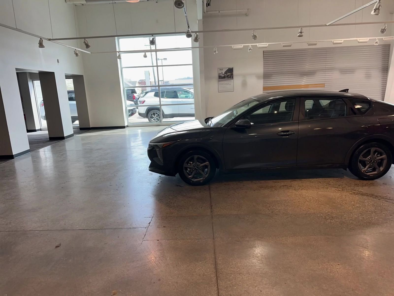 Used 2025 Kia K4 LXS image 9