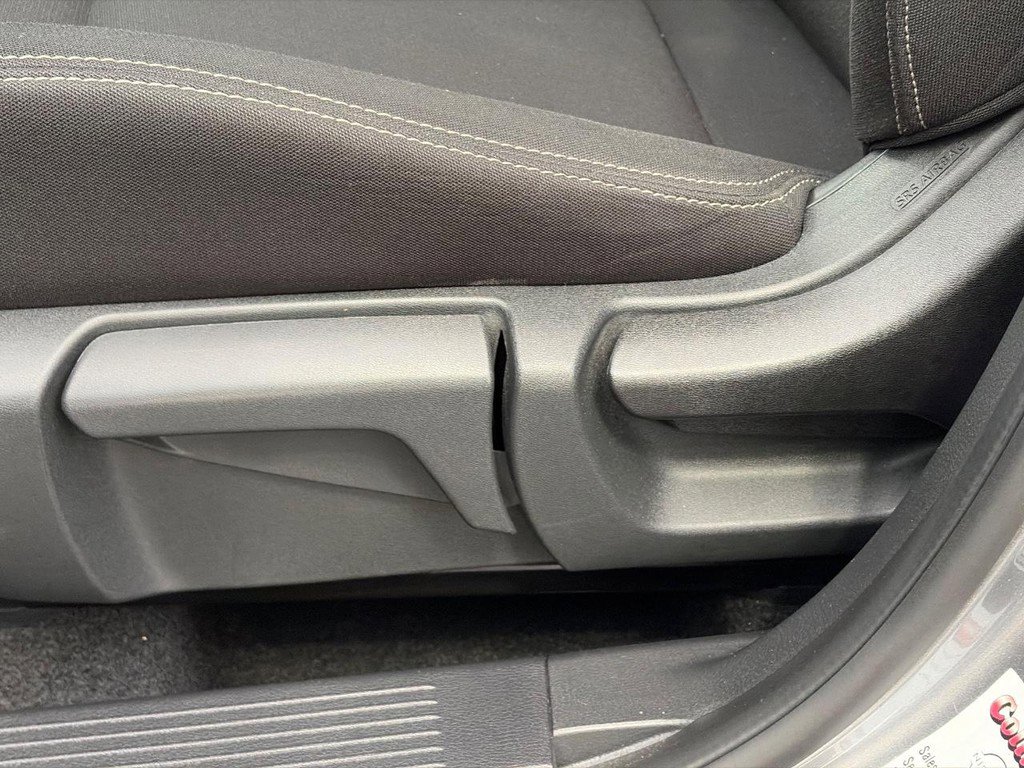 Used 2023 Nissan Rogue S AWD/4WD image 19