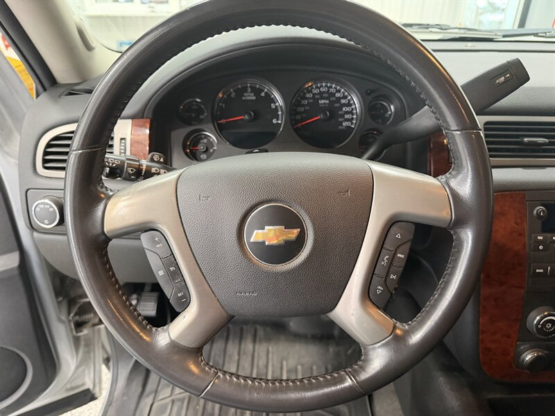 Used 2011 Chevrolet Suburban LS RWD image 7