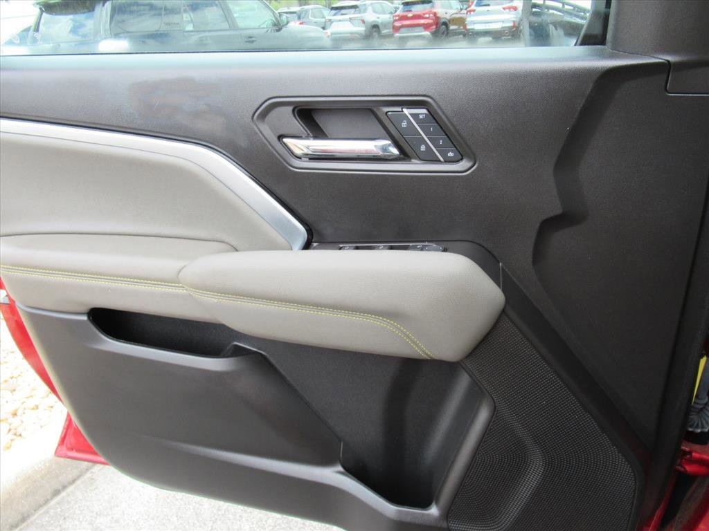 Used 2024 Chevrolet Colorado ZR2 w/ ZR2 Convenience Package III image 17