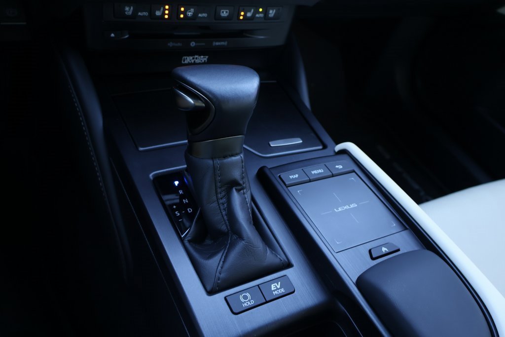 Used 2022 Lexus ES 300h w/ Luxury Package image 26