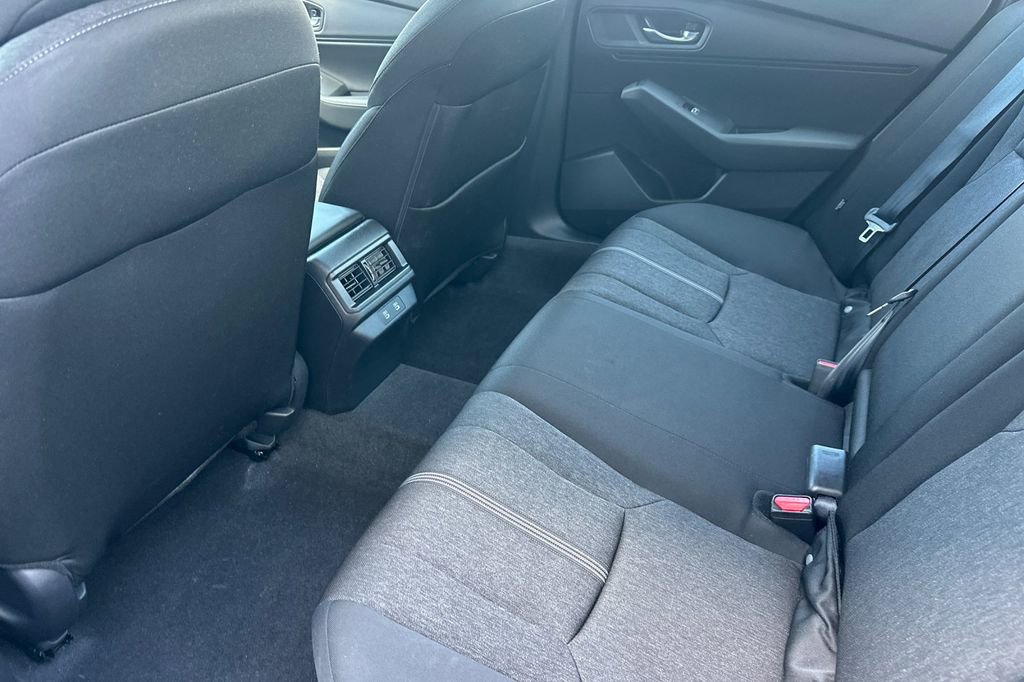 Used 2025 Honda Accord Sport image 12