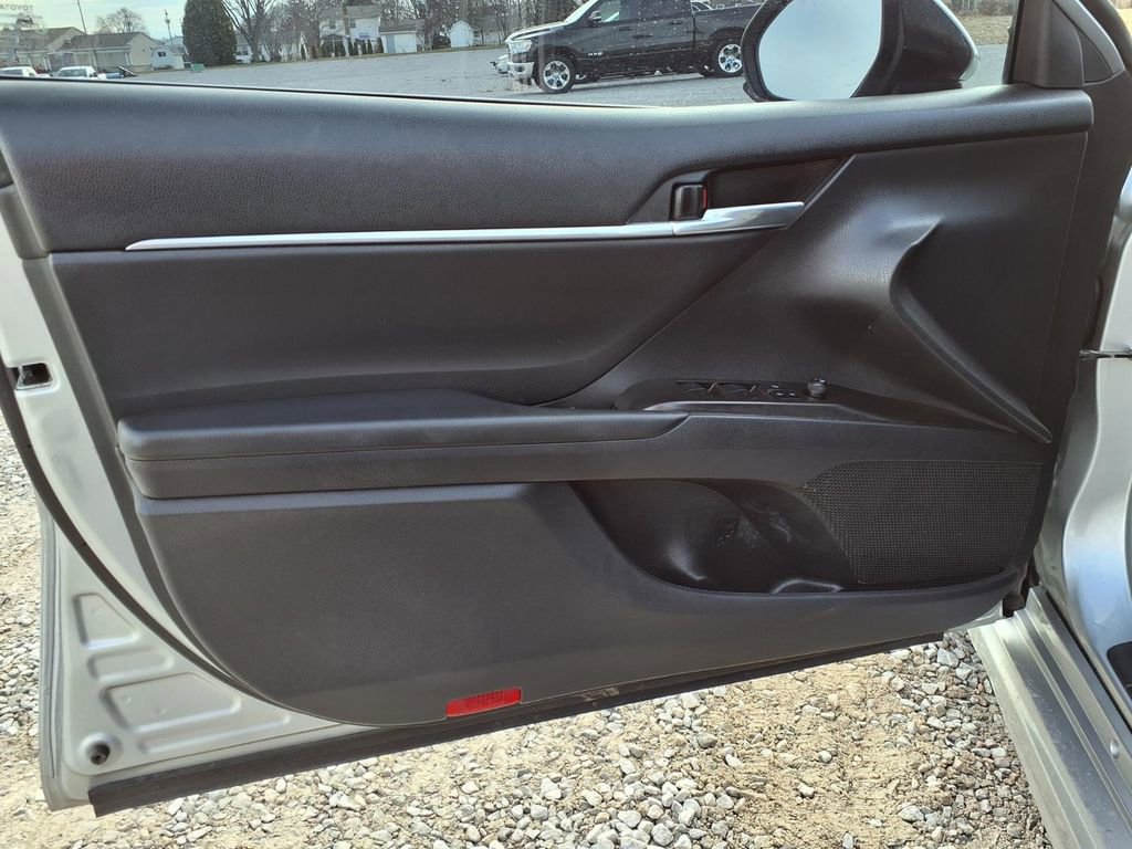 Used 2021 Toyota Camry SE FWD image 20