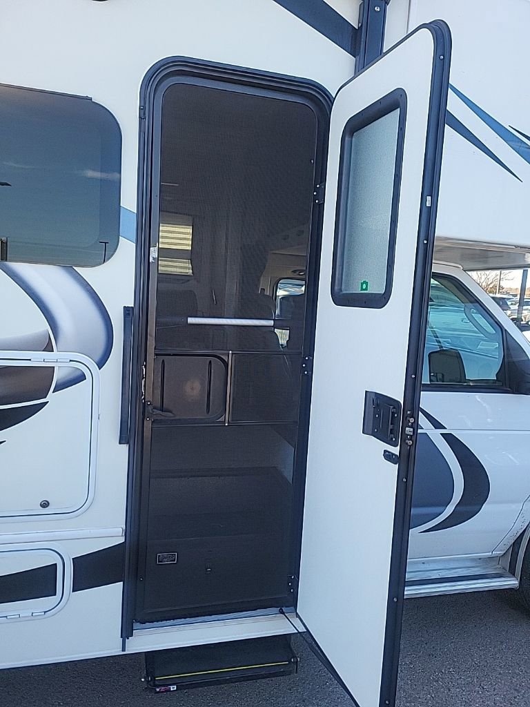 Used 2019 Ford E-450 and Econoline 450 Super Duty w/ Motorhome Prep Package image 11