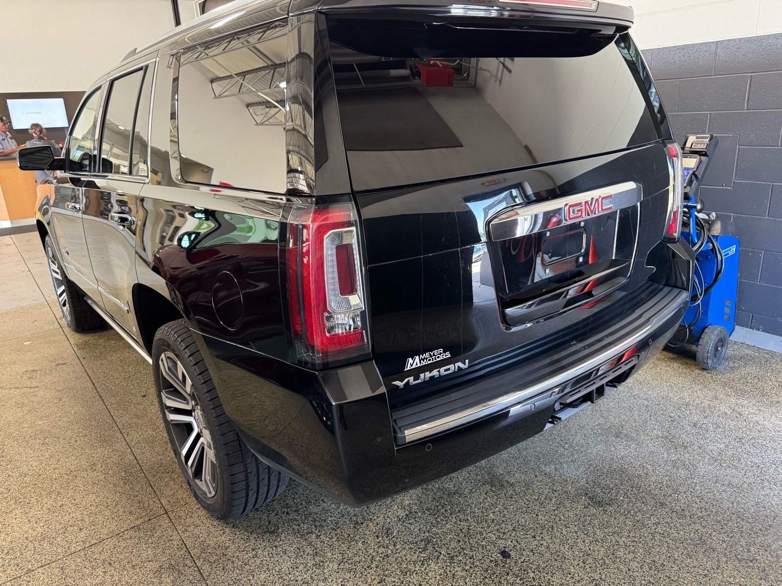 Used 2019 GMC Yukon Denali w/ Denali Ultimate Package AWD/4WD image 7