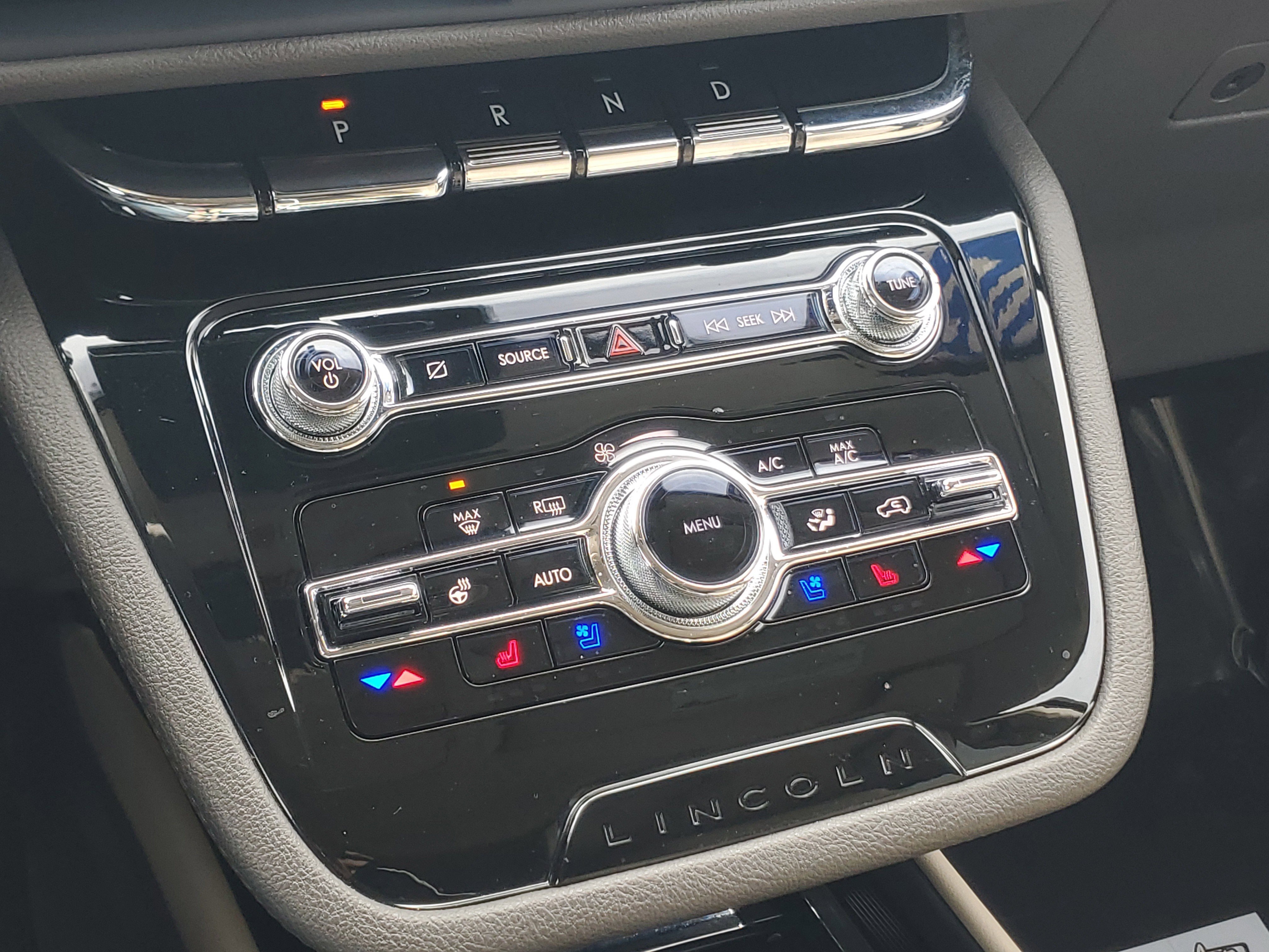 Certified 2022 Lincoln Corsair Reserve w/ Equipment Group 201A AWD/4WD image 18