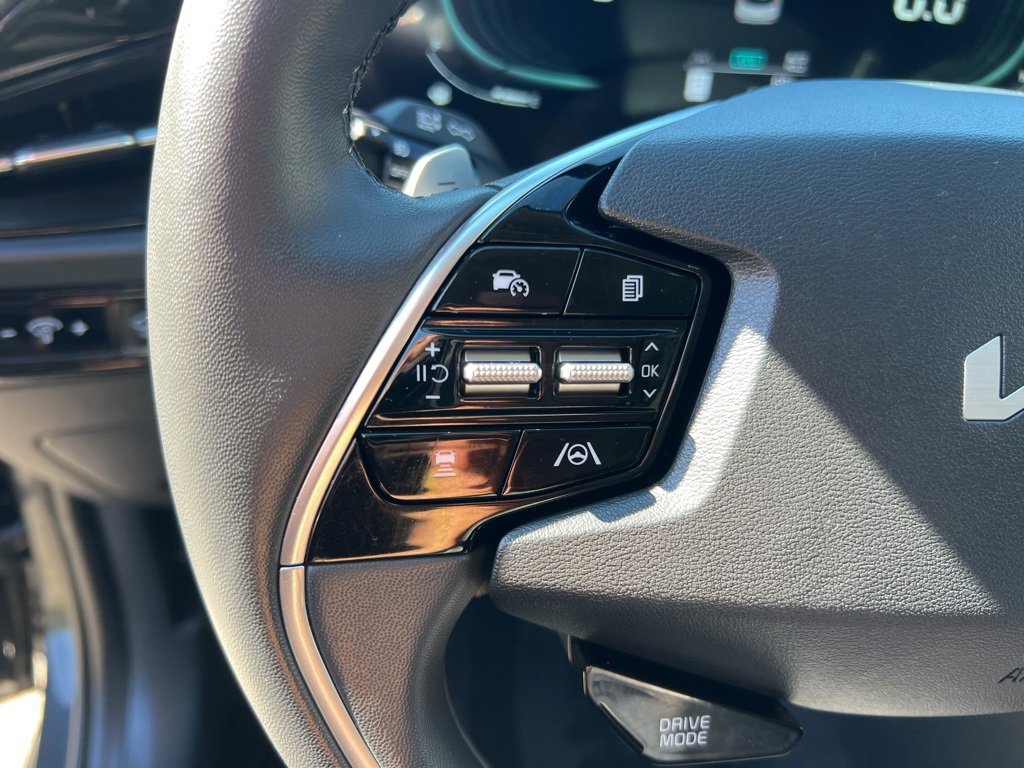 Certified 2023 Kia Niro SX Touring image 14