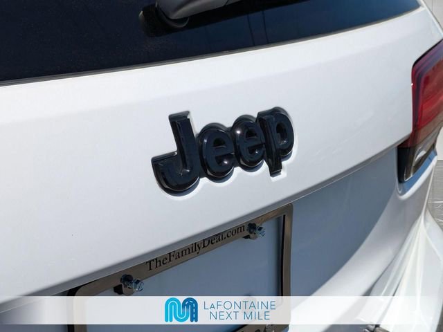 Used 2021 Jeep Grand Cherokee Altitude AWD/4WD image 9