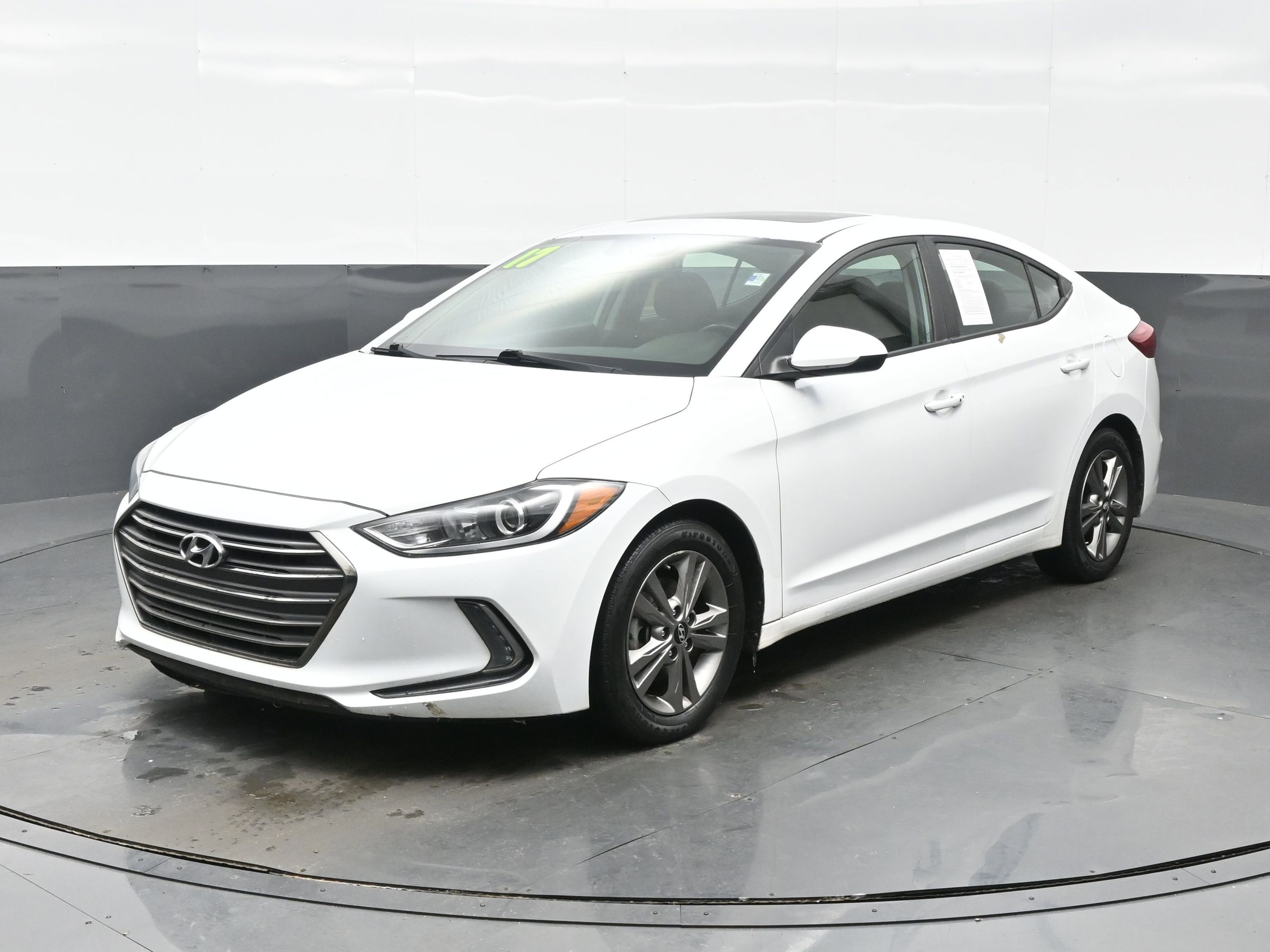 Used 2017 Hyundai Elantra Value Edition image 2