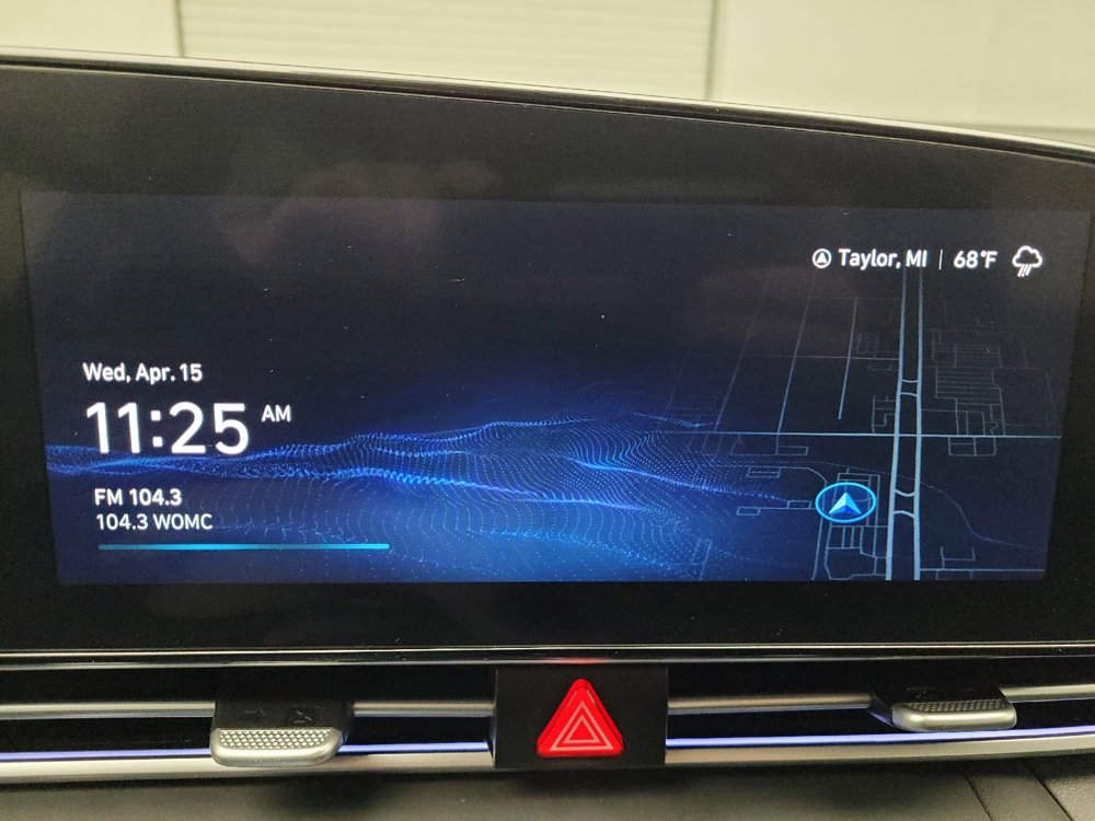 Used 2024 Hyundai Elantra SEL FWD image 25