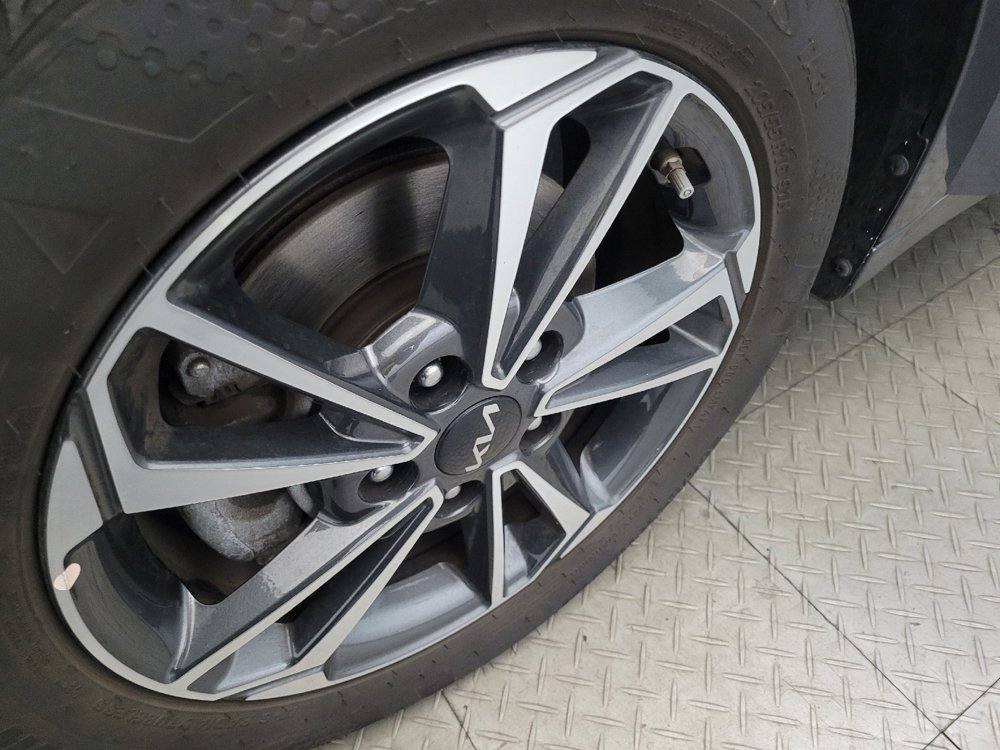 Used 2024 Kia Forte LXS image 31