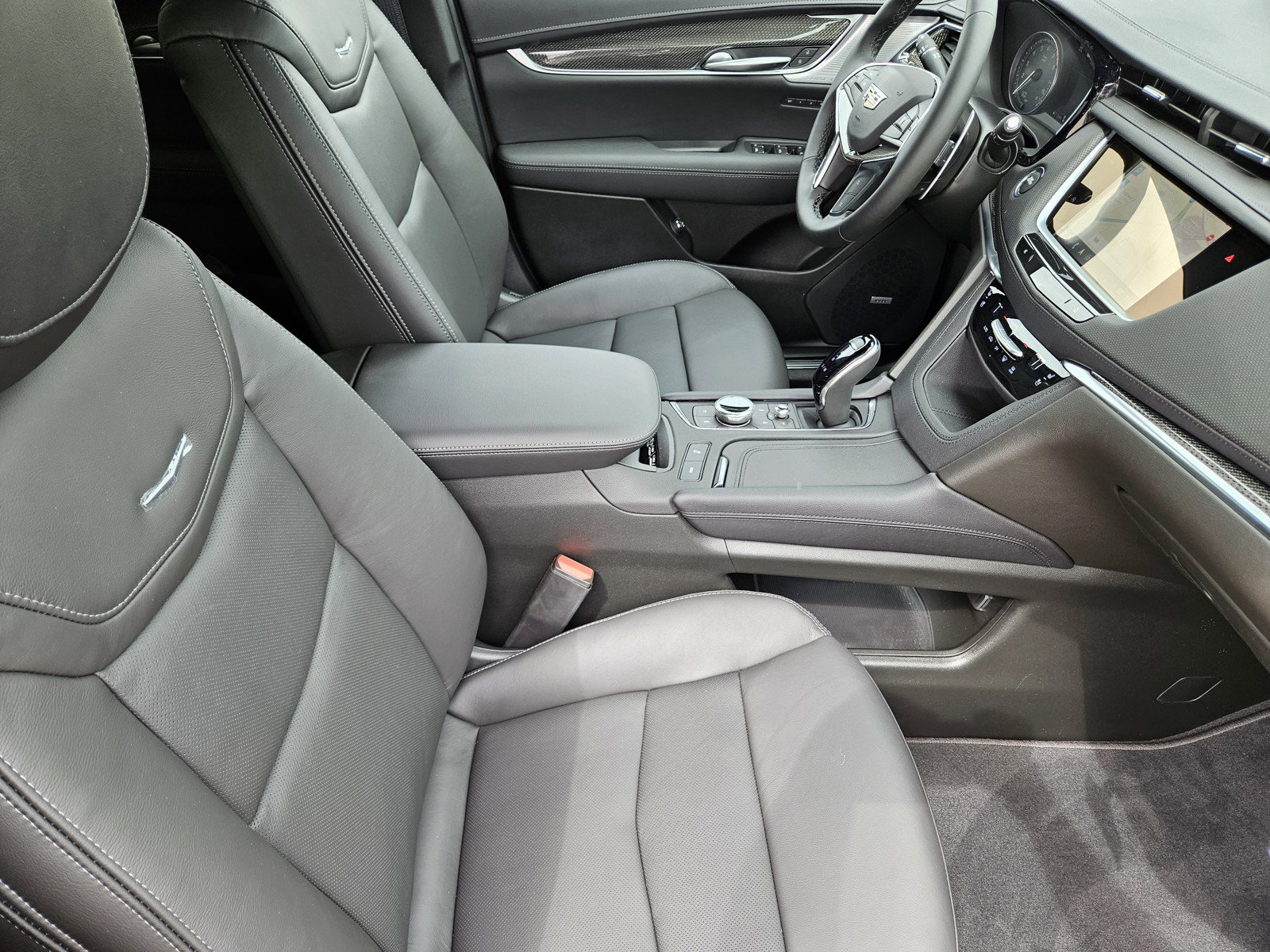 New 2026 Cadillac XT5 Sportv w/ LPO, Onyx Lite Package AWD/4WD image 10