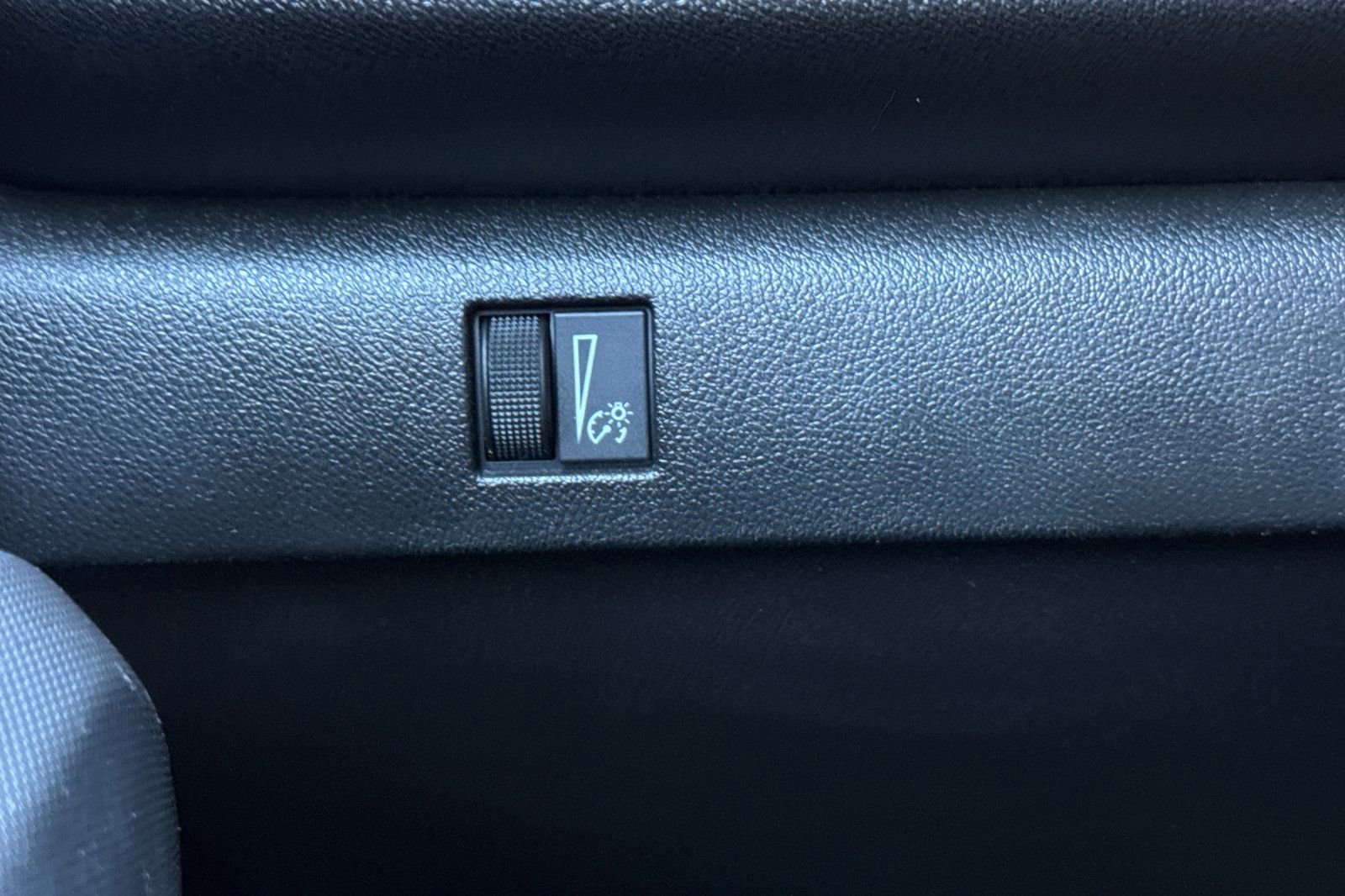 Certified 2023 Chevrolet Colorado W/T image 28