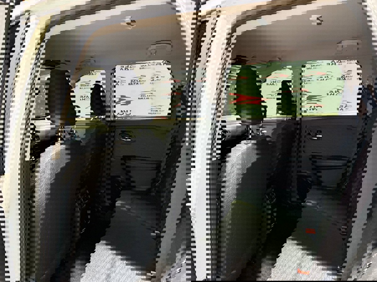 Used 2023 Nissan Rogue SV image 36