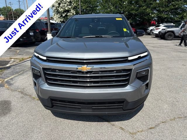 Used 2026 Chevrolet Traverse LT FWD image 8