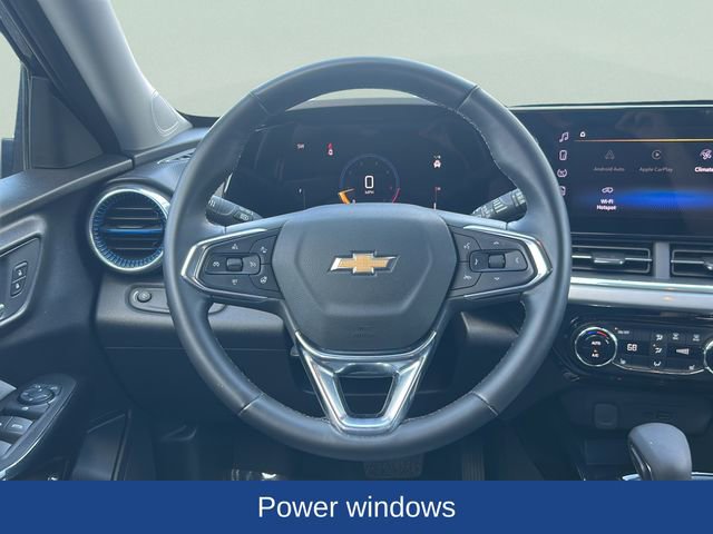 Used 2025 Chevrolet Trax LT w/ LT Convenience Package image 8