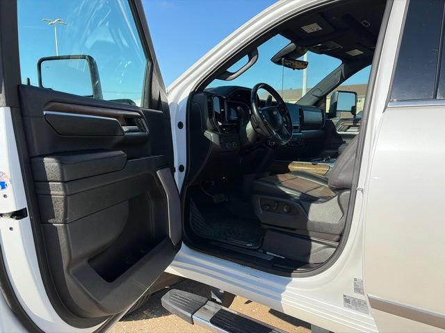 Used 2024 Chevrolet Silverado 2500 High Country w/ High Country Premium Package AWD/4WD image 11