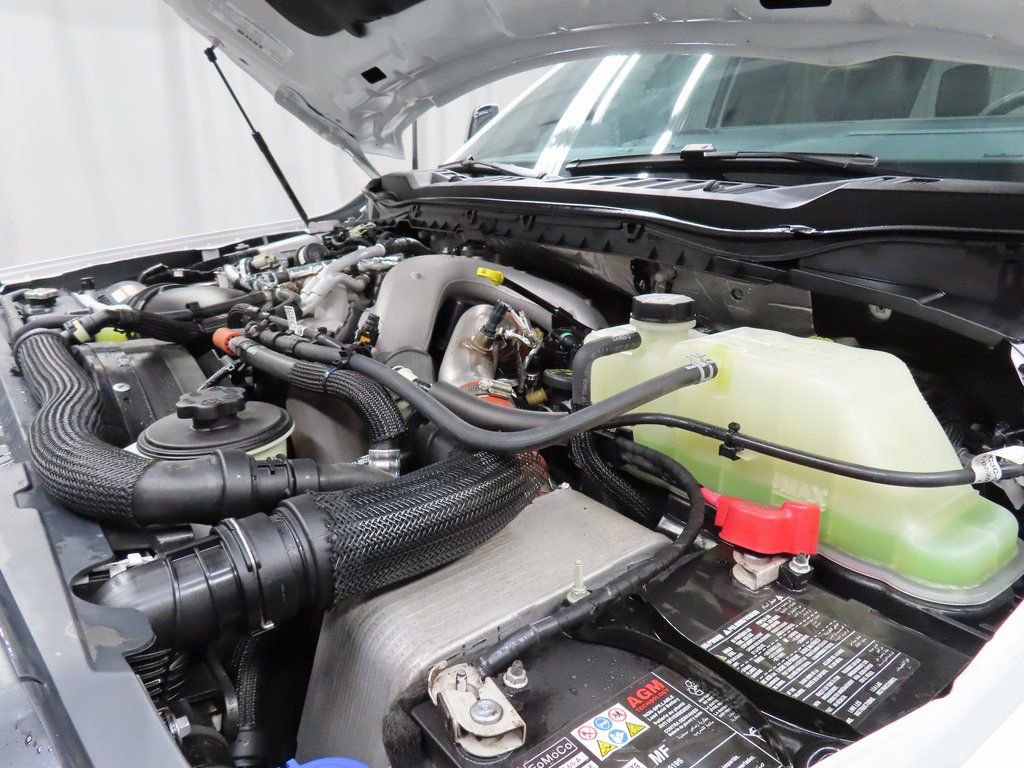 Used 2025 Ford F450 Platinum w/ FX4 Off-Road Package AWD/4WD image 26