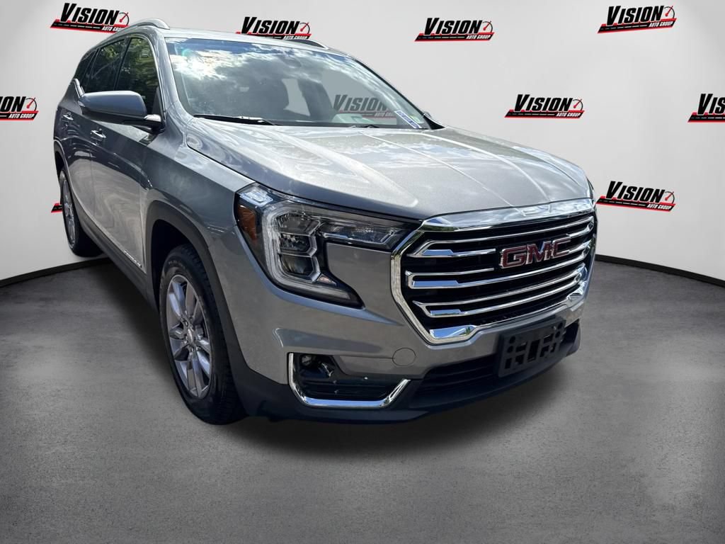 Used 2023 GMC Terrain SLT w/ LPO, Floor Liner Package AWD/4WD image 3