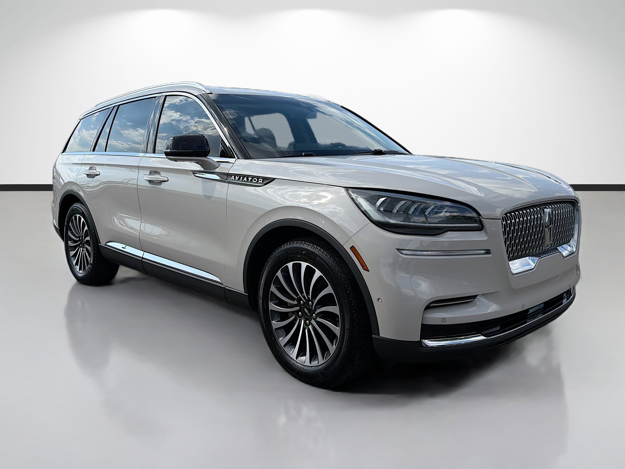 Used 2024 Lincoln Aviator Reserve w/ Equipment Group 201A RWD image 7