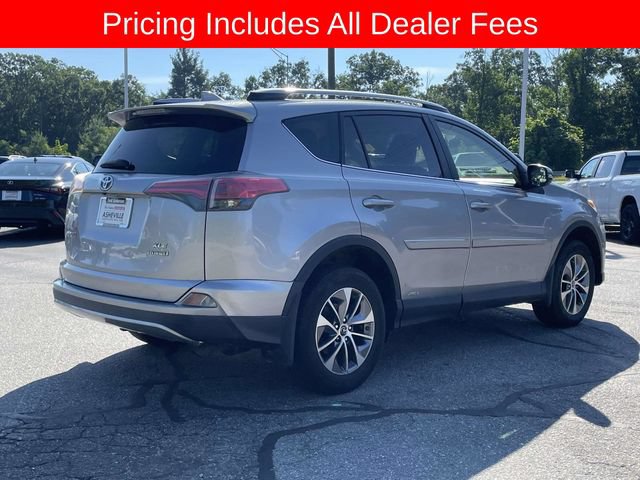 Used 2017 Toyota RAV4 XLE AWD/4WD image 5