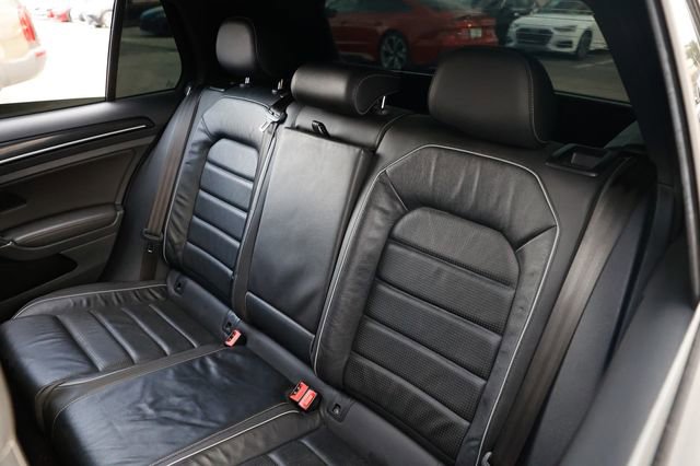 Used 2018 Volkswagen Golf R image 11