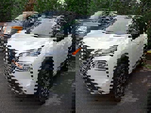 Used 2022 Nissan Rogue SL w/ SL Premium Package image 68