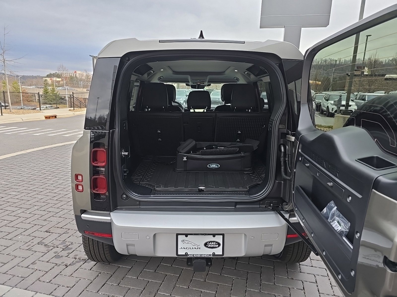 Certified 2025 Land Rover Defender 110 S image 7