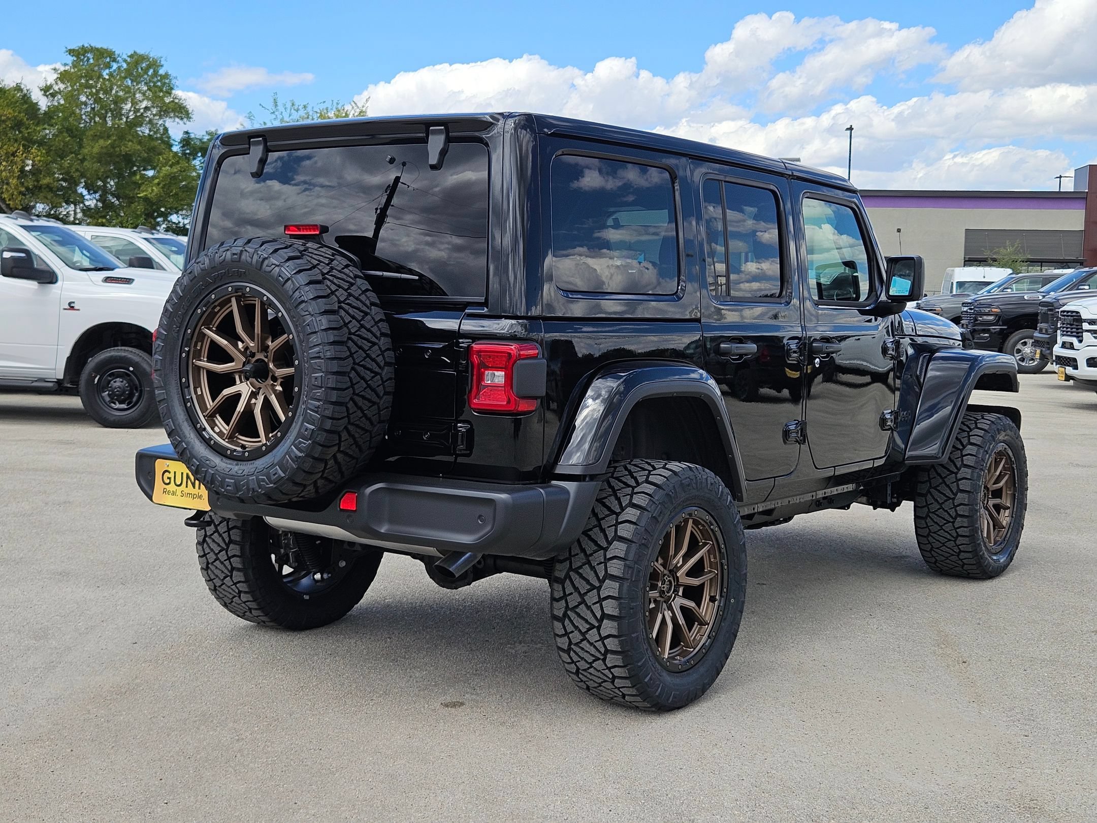 New 2025 Jeep Wrangler Unlimited Sahara w/ Safety Group AWD/4WD image 3