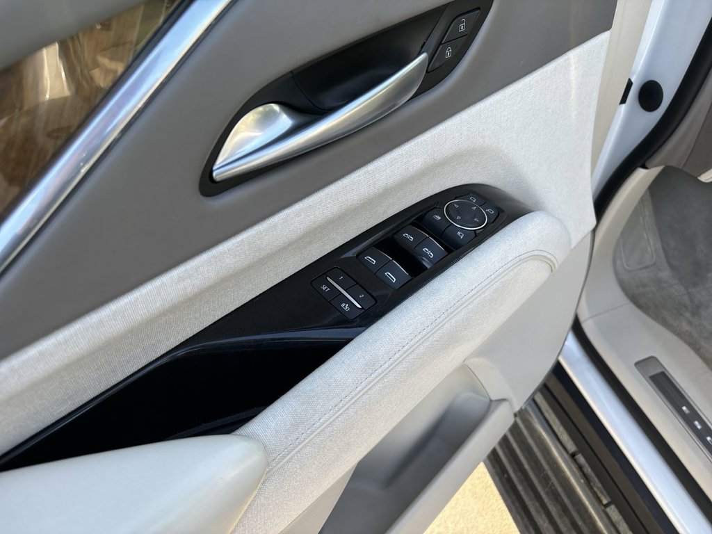 Used 2023 Cadillac Escalade ESV Sport Platinum AWD/4WD image 28