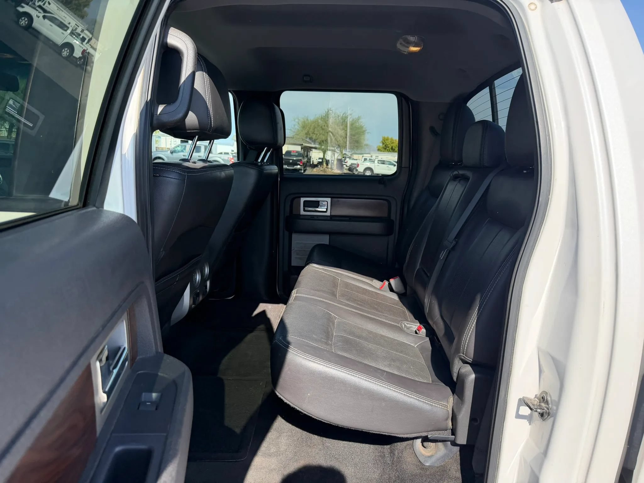 Used 2012 Ford F150 Lariat w/ Lariat Chrome Pkg AWD/4WD image 24