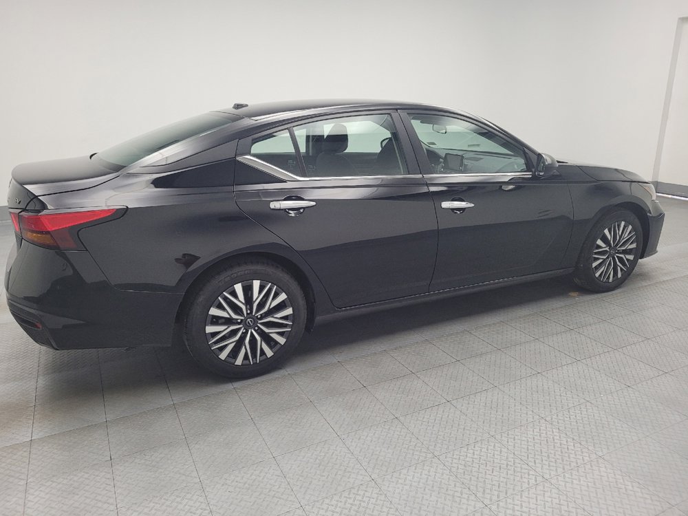 Used 2024 Nissan Altima 2.5 SV image 10
