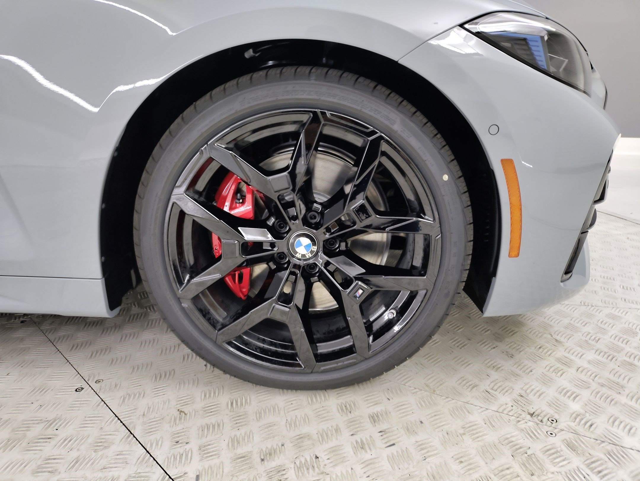 Used 2026 BMW M440i Coupe w/ Premium Package image 4