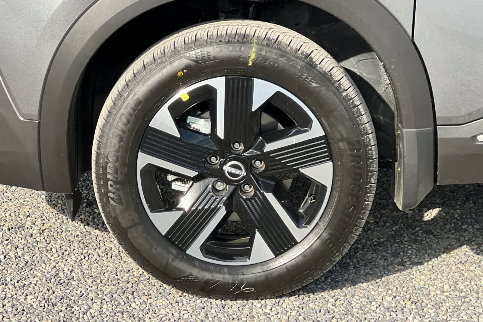 New 2026 Nissan Kicks SV AWD/4WD image 34