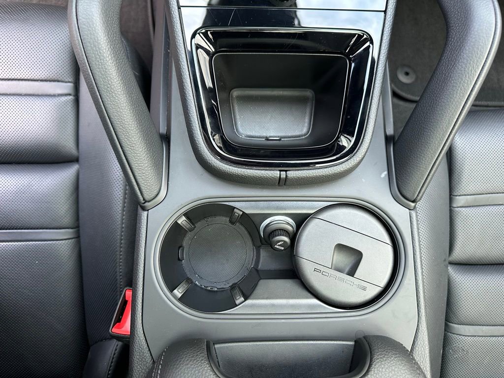 Used 2024 Porsche Cayenne Coupe image 25