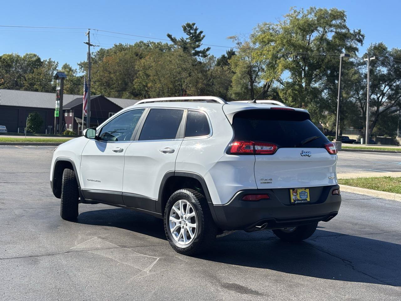 Used 2014 Jeep Cherokee Latitude w/ Cold Weather Group AWD/4WD image 6