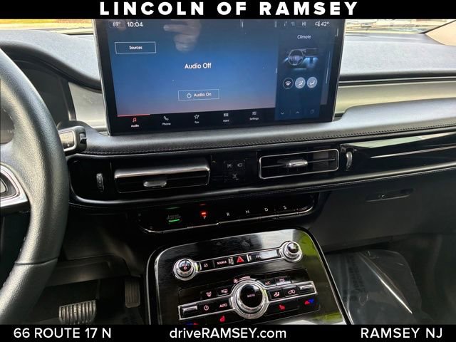 Used 2023 Lincoln Nautilus Standard image 17