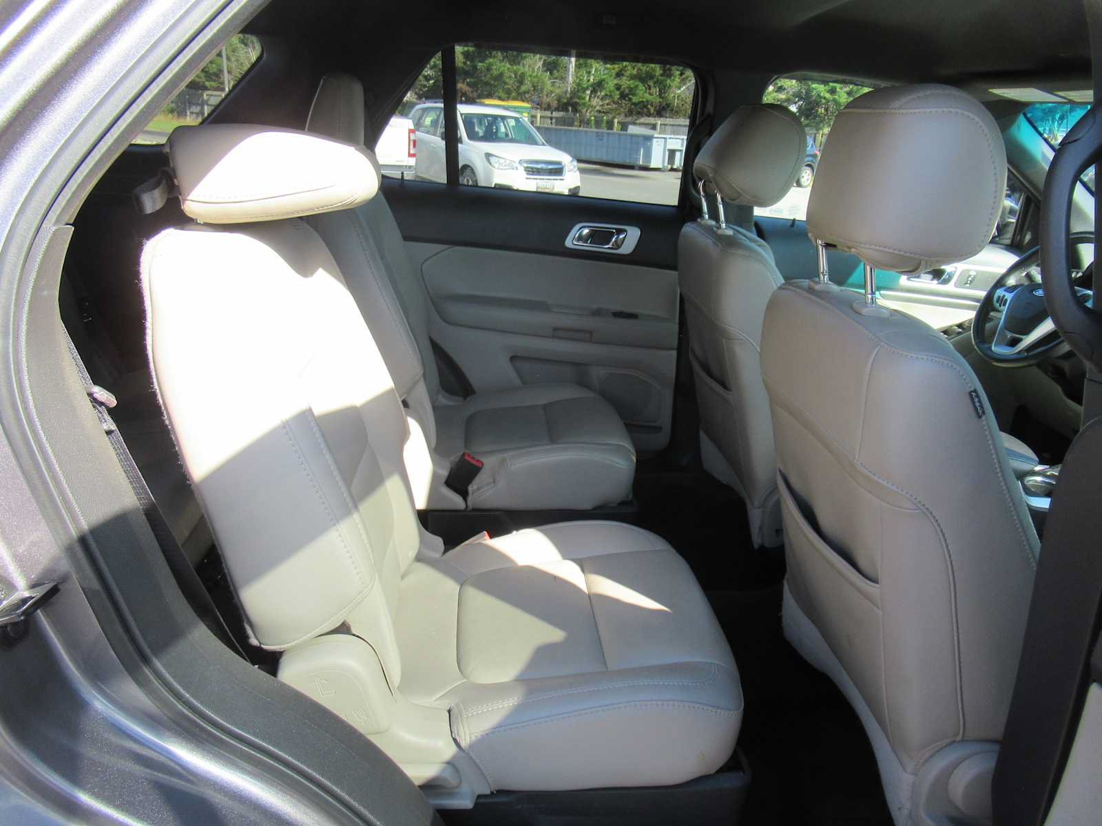 Used 2014 Ford Explorer XLT w/ Equipment Group 202A FWD image 20