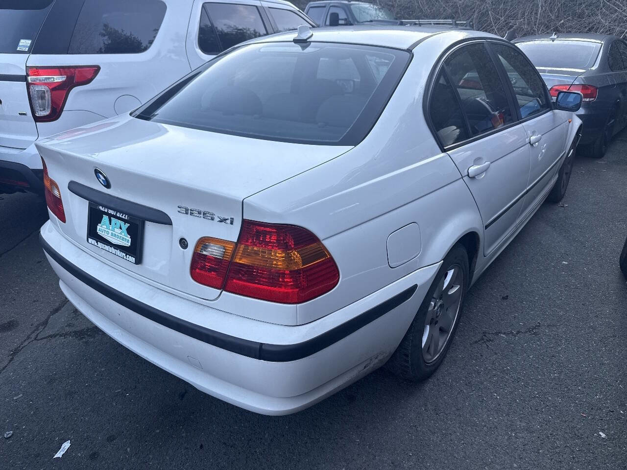 Used 2005 BMW 325xi Sedan image 3