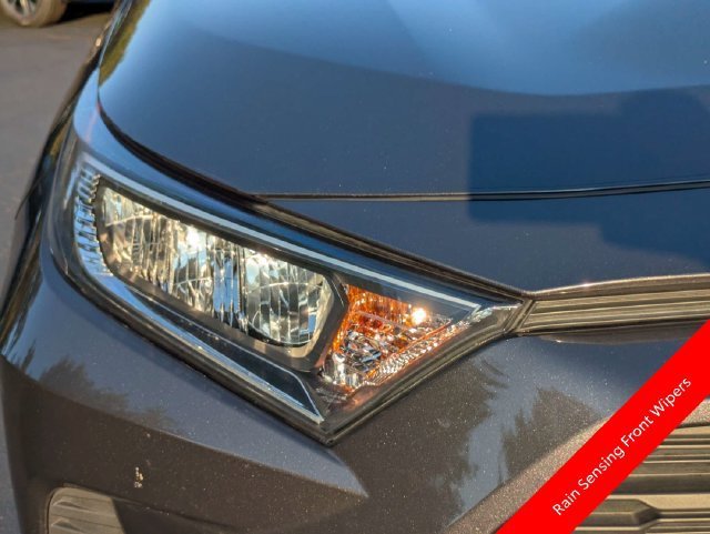 Used 2019 Toyota RAV4 XLE Premium w/ Cold Weather Package FWD image 10