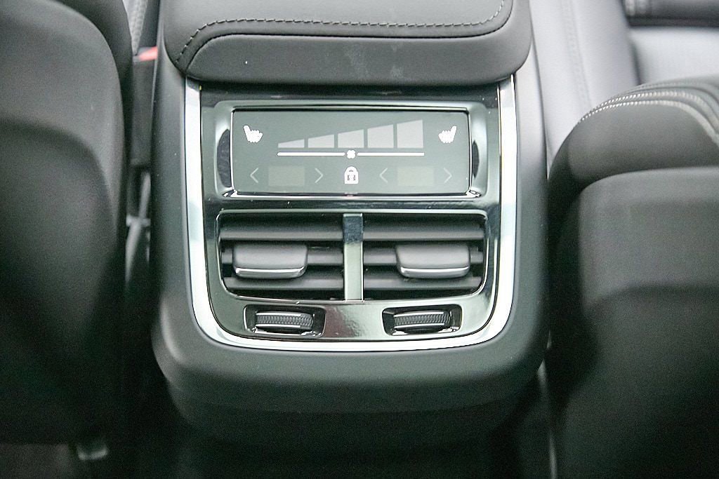 New 2026 Volvo XC60 B5 Ultra w/ Protection Package Premier image 22