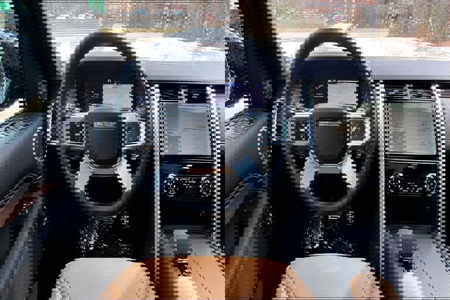 Used 2025 Land Rover Discovery Dynamic SE image 6