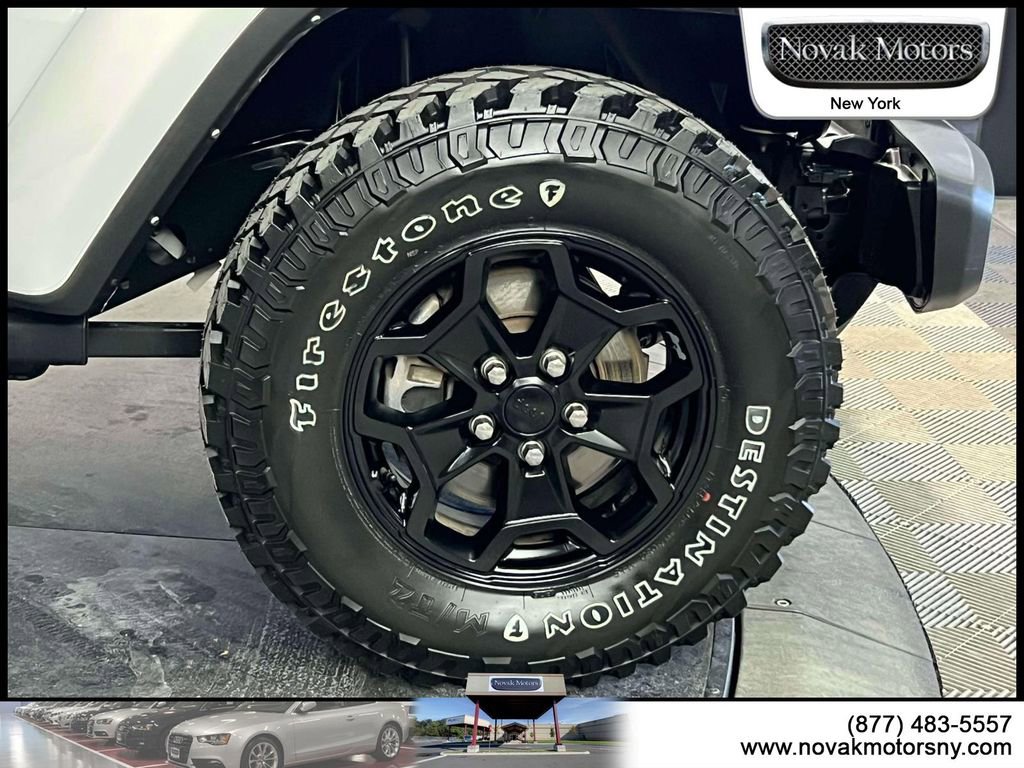 Used 2022 Jeep Gladiator Willys image 9