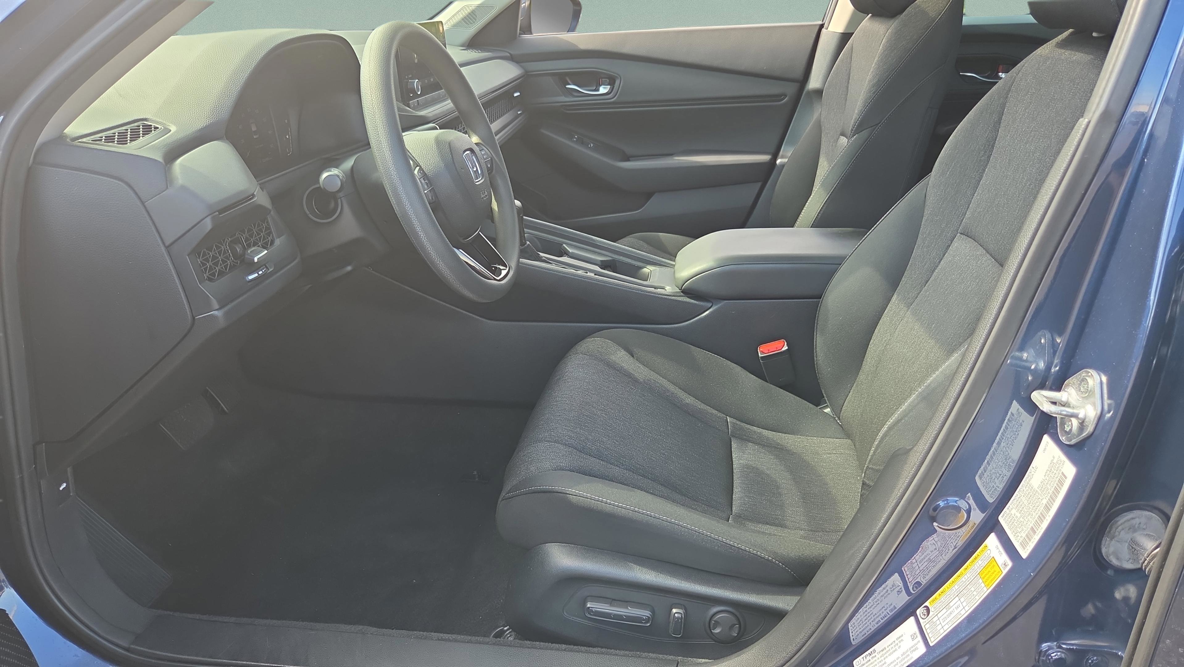 Used 2023 Honda Accord EX image 11