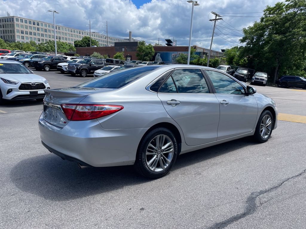 Used 2016 Toyota Camry SE FWD image 8